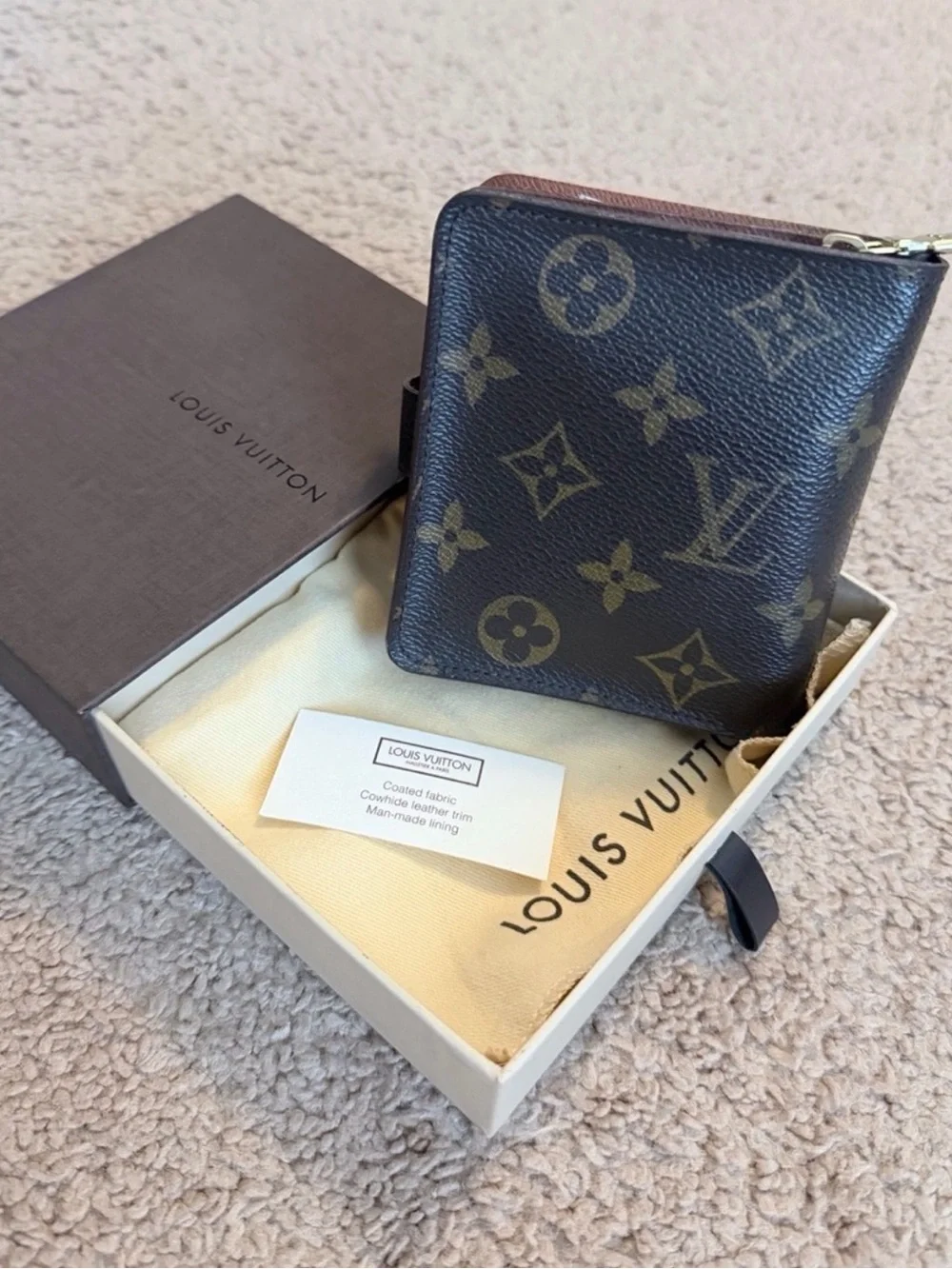 LOUIS VUITTON